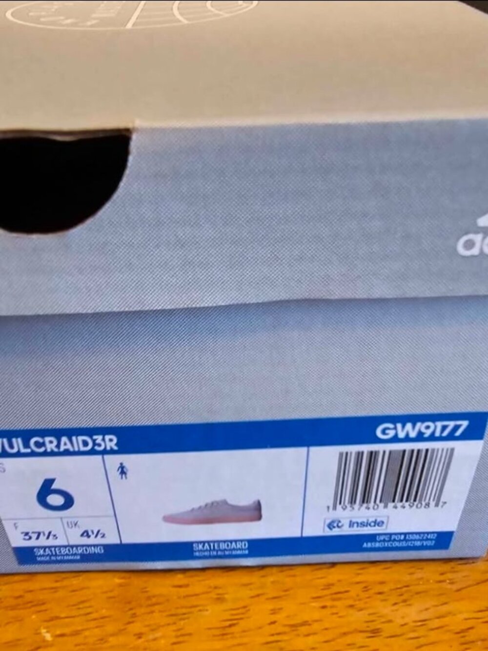 BNWT Adidas shoes size 6 - Picture 3 of 3